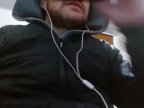 camiloking1720 online show from 09-28-25, 07:47