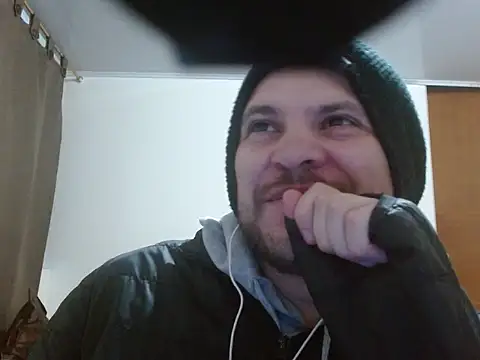 camiloking1720 online show from 11-24-25, 07:19