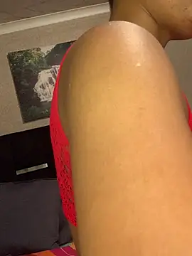 Snapshot of cardibabe chatting on 03-05-25, 09:15 cardibabe online show from 03-05-25, 09:15