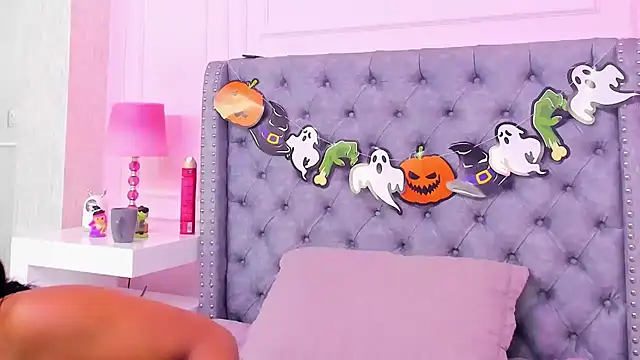 HaileeRoberts online show from 10-09-25, 12:36