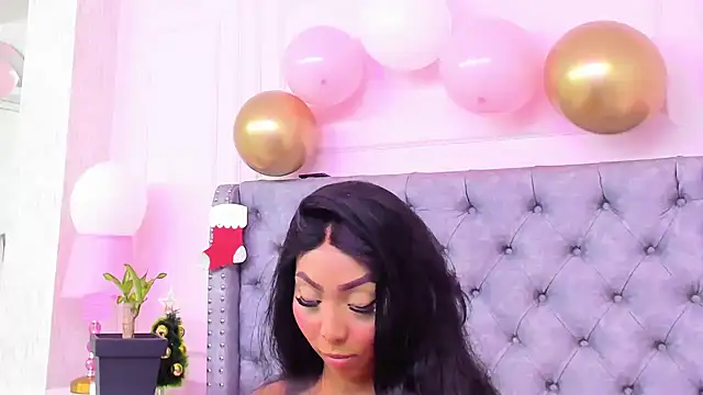 HaileeRoberts online show from 12-21-25, 01:07