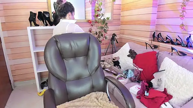 Victoria collins 1 online show from 05-28-26, 10:56