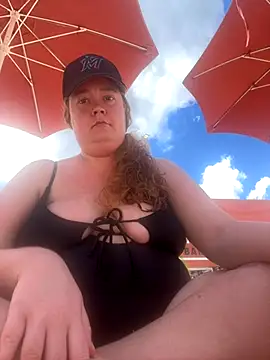 Snapshot of Sierra_bbyx chatting on 10-21-25, 05:02 Sierra bbyx online show from 10-21-25, 05:02