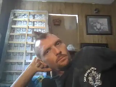 Snapshot of luke_thighwalker2469 chatting on 06-11-26, 04:49 luke thighwalker2469 online show from 06-11-26, 04:49