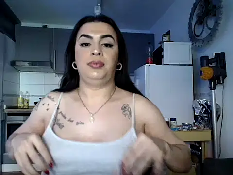 Snapshot of Dulce_hot_23_ chatting on 05-19-26, 02:45 Dulce hot 23 online show from 05-19-26, 02:45
