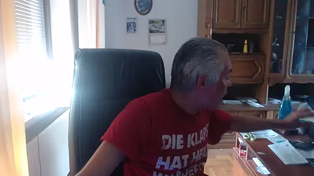 Snapshot of JohnnyD80 chatting on 06-14-26, 08:49 JohnnyD80 online show from 06-14-26, 08:49