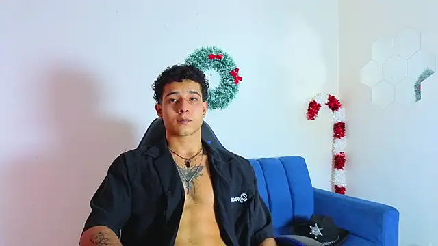 Snapshot of Demitryo chatting on 12-15-25, 03:33 Demitryo online show from 12-15-25, 03:33