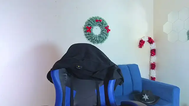 Snapshot of Demitryo chatting on 12-16-25, 04:28 Demitryo online show from 12-16-25, 04:28