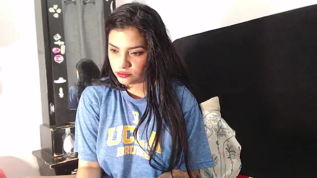 lolaa staars online show from 12-21-24, 02:52