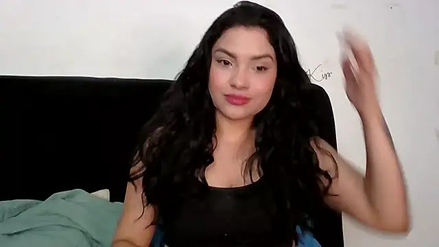 lolaa staars online show from 10-08-25, 08:34