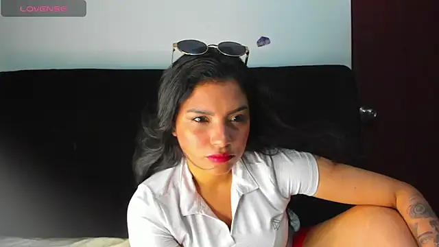 Snapshot of lolaa_staars chatting on 05-13-26, 09:00 lolaa staars online show from 05-13-26, 09:00