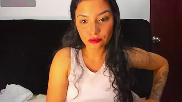 Snapshot of lolaa_staars chatting on 05-15-26, 01:56 lolaa staars online show from 05-15-26, 01:56