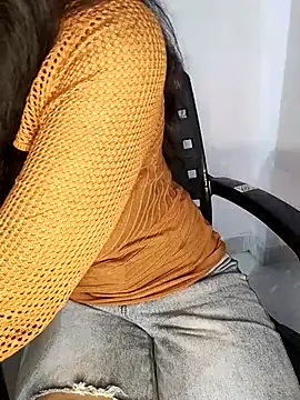 Snapshot of Ms_Neera chatting on 02-28-25, 08:18 Ms Neera online show from 02-28-25, 08:18