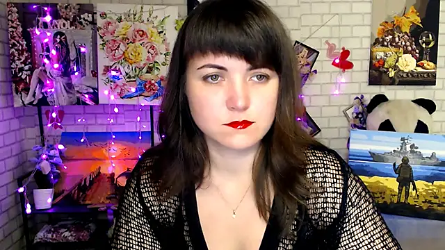 Darina M  online show from 10-25-25, 03:47