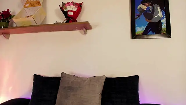 Snapshot of Elliee_ chatting on 10-22-25, 12:27 Elliee online show from 10-22-25, 12:27