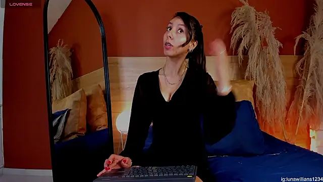 luna willians online show from 02-13-26, 01:51