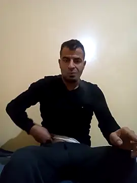 Snapshot of Bisex_activ19 chatting on 01-08-25, 01:32 Bisex activ19 online show from 01-08-25, 01:32