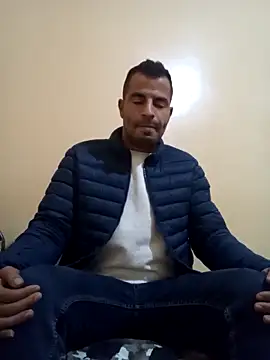 Snapshot of Bisex_activ19 chatting on 01-17-25, 07:05 Bisex activ19 online show from 01-17-25, 07:05