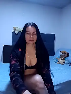 Snapshot of renata_hot1 chatting on 12-15-25, 11:42 renata hot1 online show from 12-15-25, 11:42