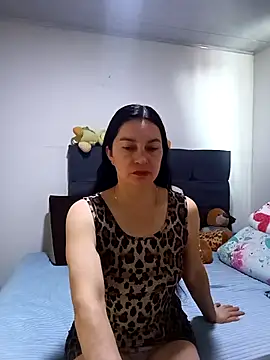 Snapshot of renata_hot1 chatting on 12-17-25, 07:31 renata hot1 online show from 12-17-25, 07:31