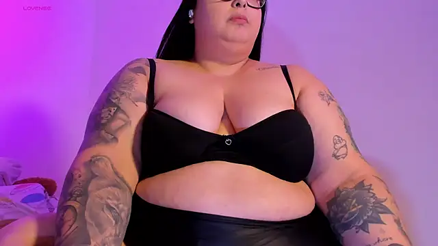 Apriilpeach  online show from 12-17-25, 05:41