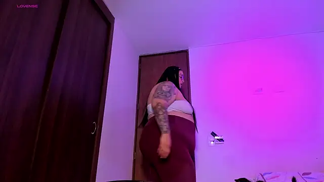 Apriilpeach  online show from 12-19-25, 05:20