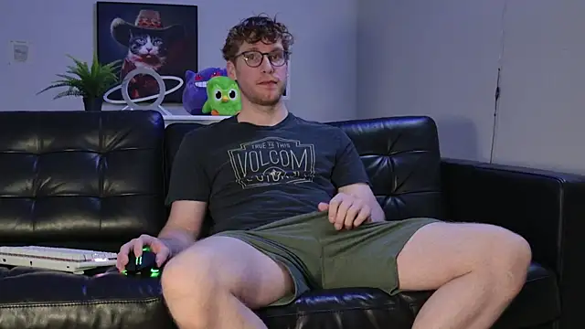 BlueEyedTallGuy94 online show from 10-28-25, 01:09