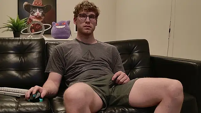 BlueEyedTallGuy94 online show from 10-31-25, 02:12