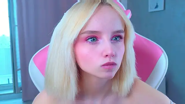 b4by LoL1 online show from 04-03-26, 06:22