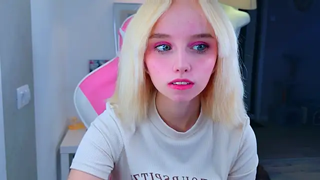 b4by LoL1 online show from 04-13-26, 09:26