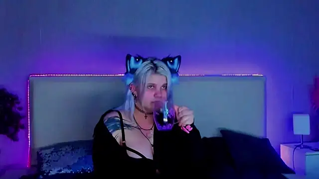 JoannLowe online show from 02-25-25, 02:25