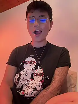 Snapshot of Ashley_Chriss chatting on 01-10-25, 05:58 Ashley Chriss online show from 01-10-25, 05:58