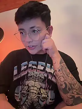 Snapshot of Ashley_Chriss chatting on 01-23-25, 03:05 Ashley Chriss online show from 01-23-25, 03:05