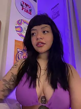 Snapshot of Ashley_Chriss chatting on 02-21-25, 04:51 Ashley Chriss online show from 02-21-25, 04:51