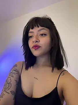 Snapshot of Ashley_Chriss chatting on 03-06-25, 12:43 Ashley Chriss online show from 03-06-25, 12:43