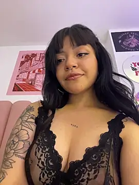 Snapshot of Ashley_Chriss chatting on 12-04-25, 04:00 Ashley Chriss online show from 12-04-25, 04:00