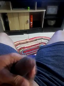 Snapshot of gordonunes chatting on 06-16-26, 11:40 gordonunes online show from 06-16-26, 11:40