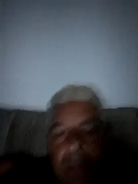 Snapshot of gordonunes chatting on 06-18-26, 02:01 gordonunes online show from 06-18-26, 02:01