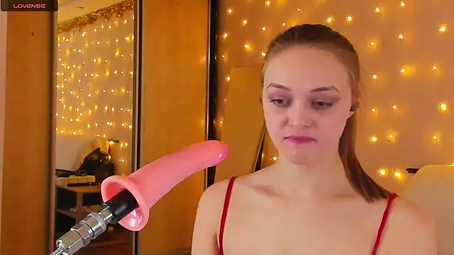 Snapshot of May_Flower chatting on 01-12-25, 04:08 May Flower online show from 01-12-25, 04:08