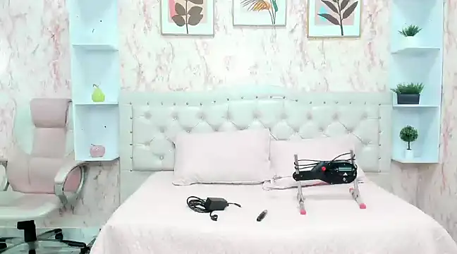 VICTORIA HOUSTON online show from 01-24-25, 10:00