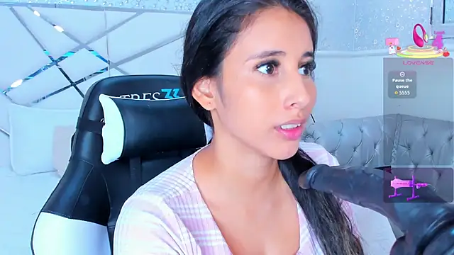 VICTORIA HOUSTON online show from 12-16-25, 03:28