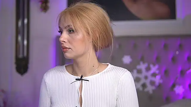 AdelineKing online show from 12-23-24, 03:40