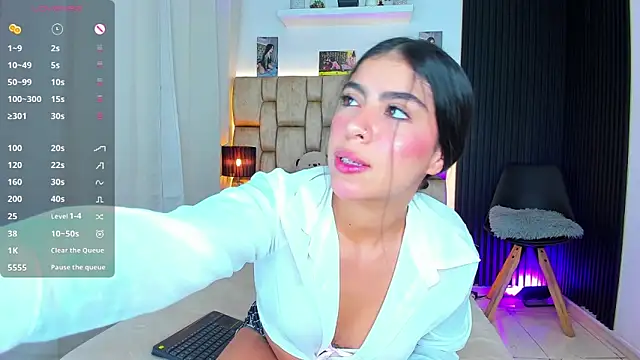 little sophie18 online show from 11-17-25, 08:03