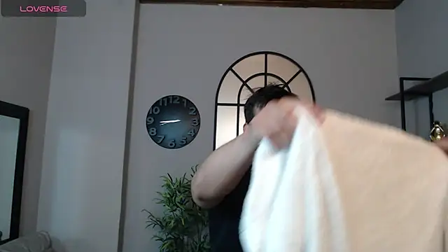 Ian Daviz online show from 02-19-25, 07:48