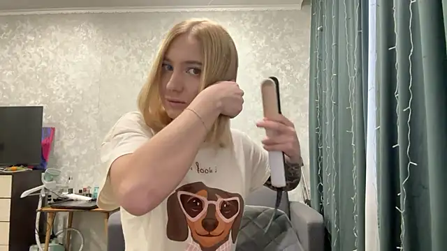 AnneBall online show from 12-28-24, 12:03