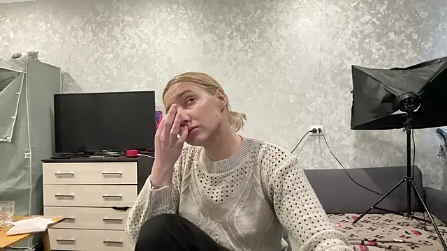 AnneBall online show from 01-25-25, 12:16