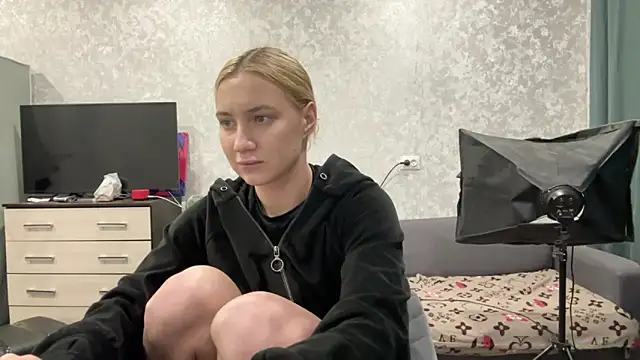 AnneBall online show from 01-27-25, 03:39