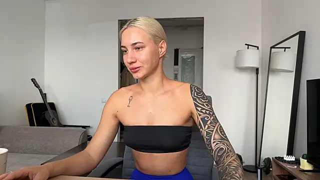 AnneBall online show from 11-20-25, 08:25