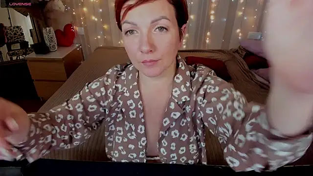 Snapshot of Katherine_Fox chatting on 02-04-25, 03:47 Katherine Fox online show from 02-04-25, 03:47