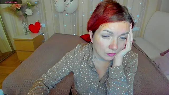 Snapshot of Katherine_Fox chatting on 02-24-25, 04:36 Katherine Fox online show from 02-24-25, 04:36